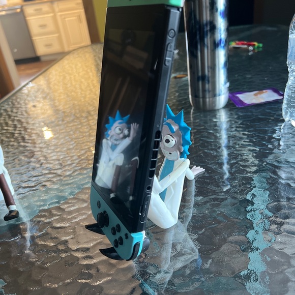 Rick and Morty phone holder also is compatible with iPad and Nintendo switch. - Picture 3 of 3